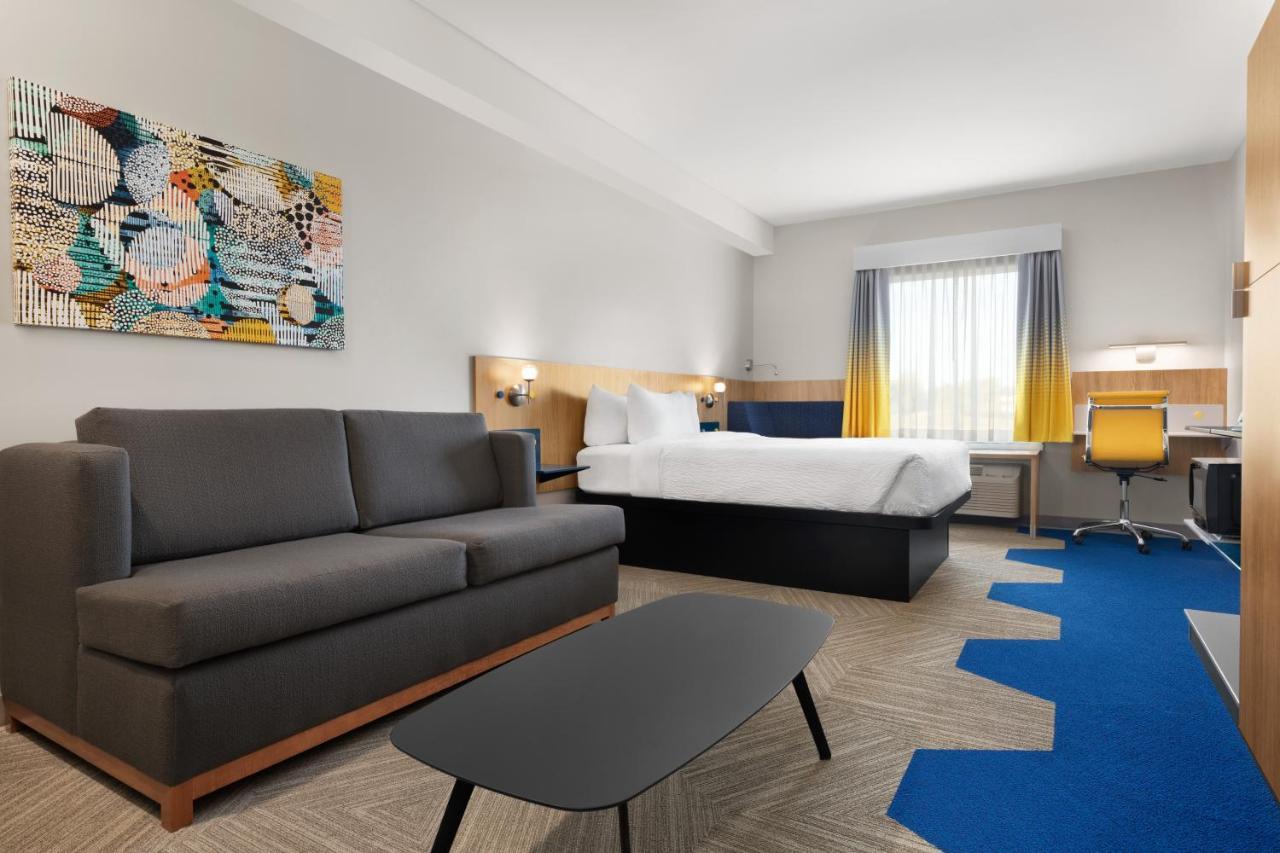 Microtel Inn & Suites By Wyndham Lachute المظهر الخارجي الصورة