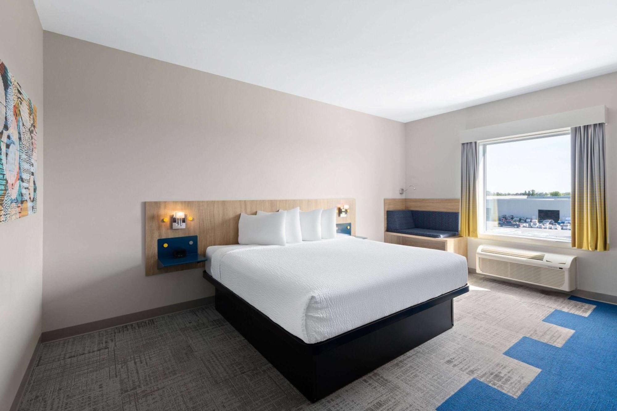 Microtel Inn & Suites By Wyndham Lachute المظهر الخارجي الصورة