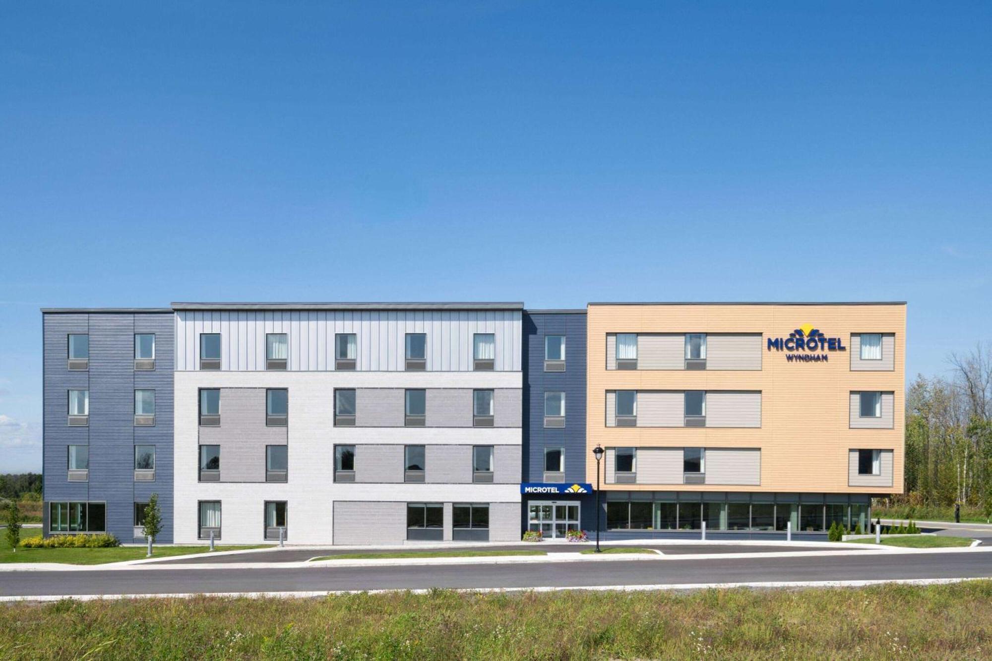 Microtel Inn & Suites By Wyndham Lachute المظهر الخارجي الصورة